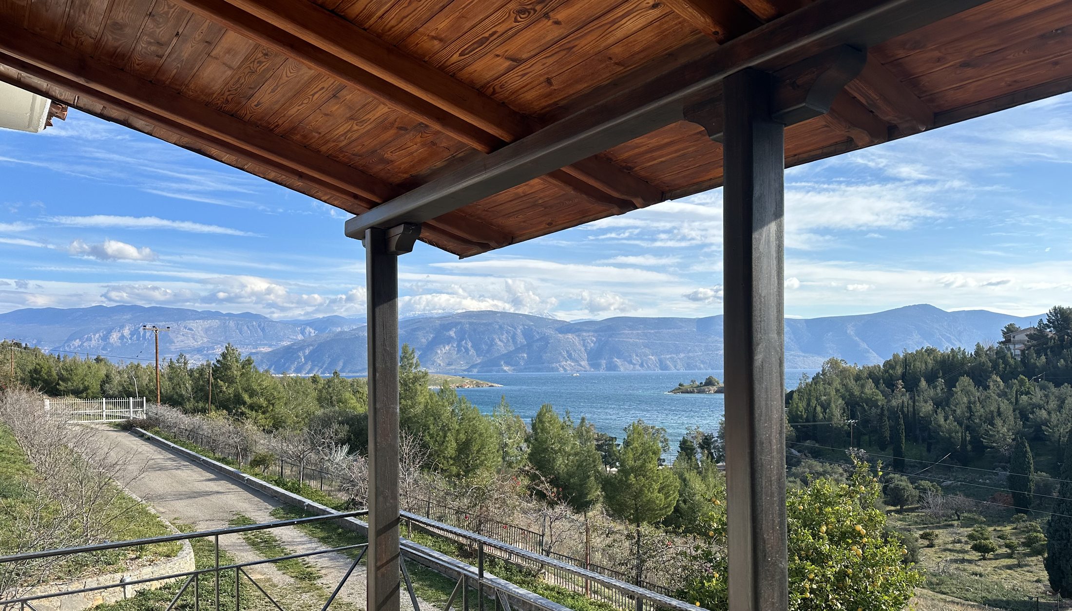 Θέα από το μπαλκόνι προς τον κόλπο του Γαλαξιδίου, Φεβρουάριος